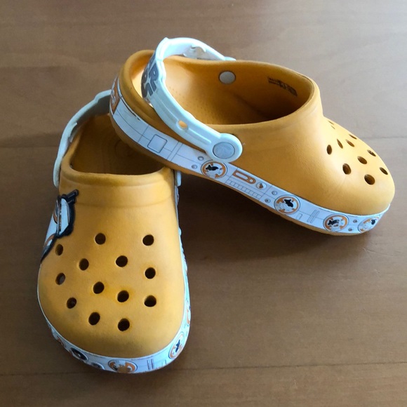 bb8 crocs